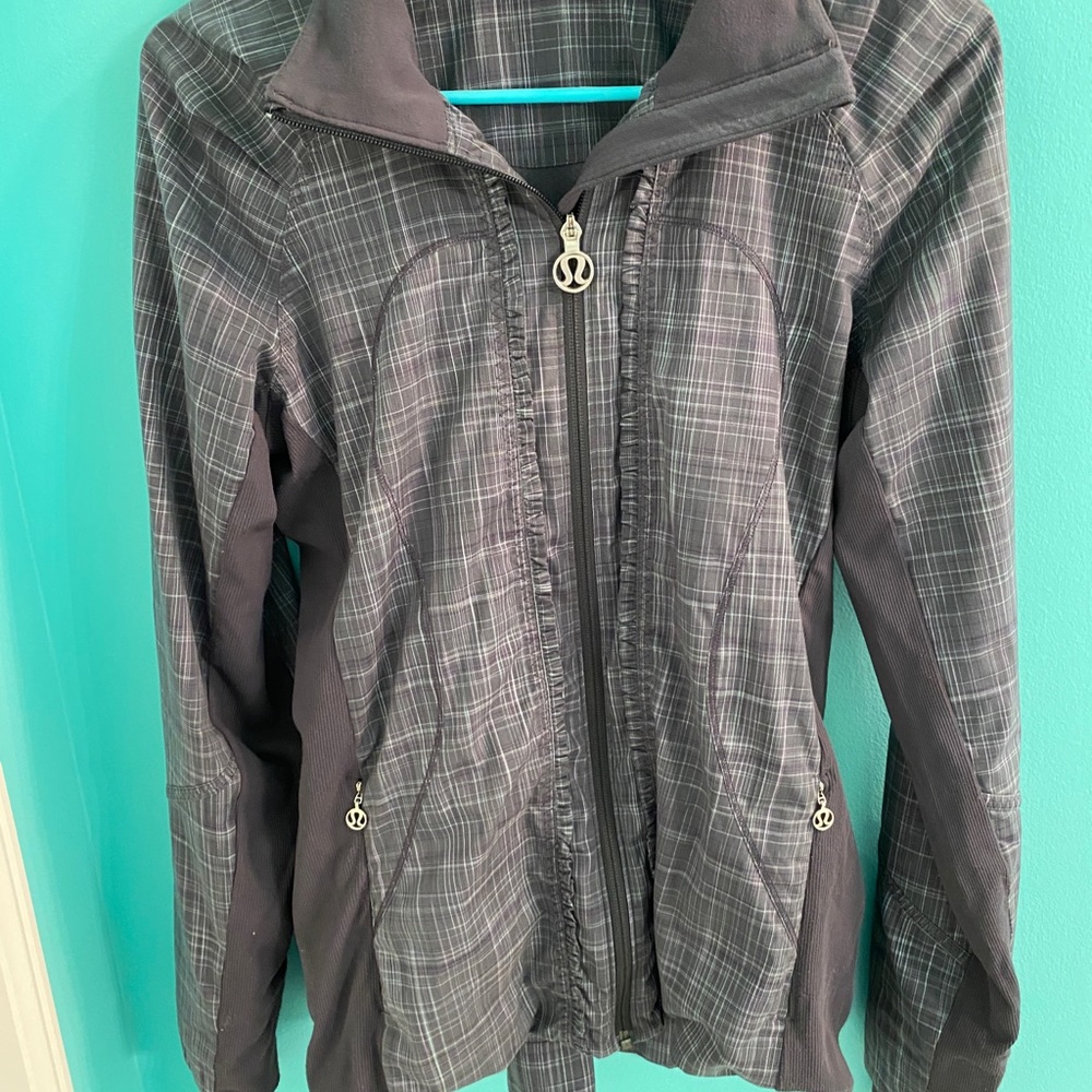 Lululemon Plaid jacket 6